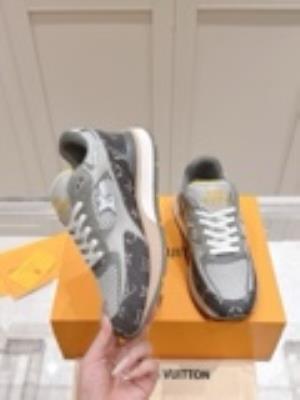 wholesale quality men's louis vuitton run way sneakers model no. 809